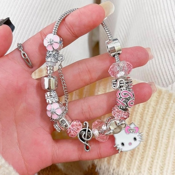 Pink Hello Kittyty full charm bracelet with barrel clasp - Picture 1 of 2